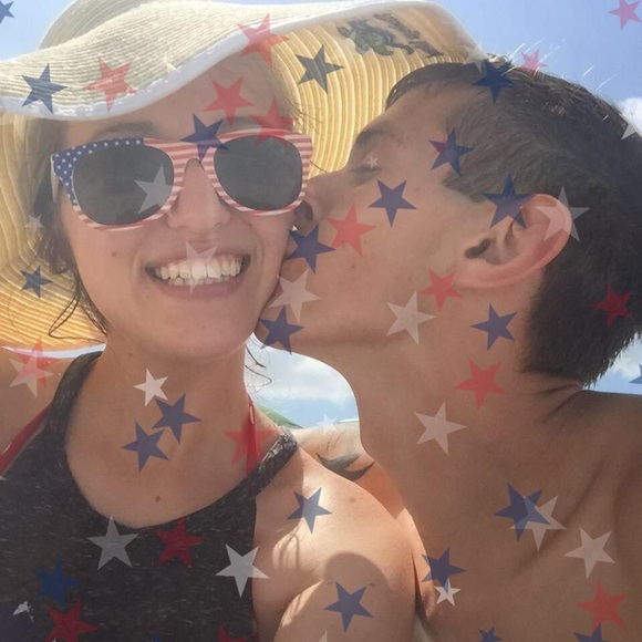 Meet your Posher, Caroline - Picture 1 of 1